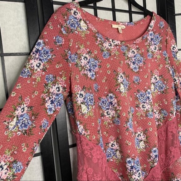Anthropologie Tops - Anthropologie Floral Lace Scoop Neck Blouse Top Pink Small